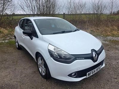 Used Renault Clio IV Expression+ 75 HP (55 kW) 2014 White Hatchback