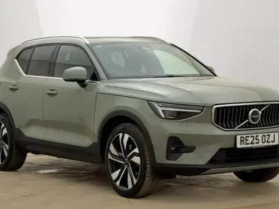 Begagnad Volvo XC40 Ultra 2025 Grön SUV