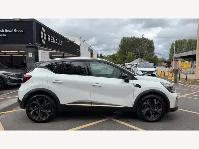 Used Renault Captur Engineered 160 HP (117 kW) 2023 Metallic  arctic white  SUV