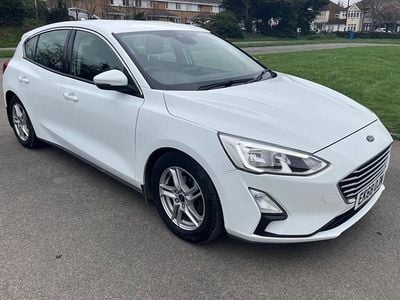 Used Ford Focus Zetec 120 HP (88 kW) 2018 White Hatchback