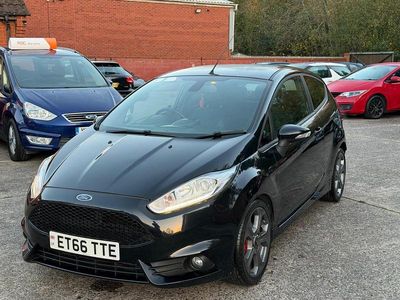 Black Used 2017 Ford Fiesta ST Hatchback | £7,970 (Fair price)