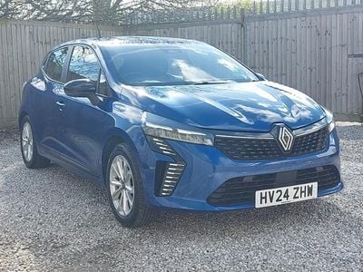 Used Renault Clio V Evolution 143 HP (105 kW) 2024 Blue Hatchback