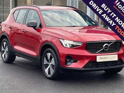 Used Volvo XC40 Plus 208 HP (152 kW) 2022 Red SUV