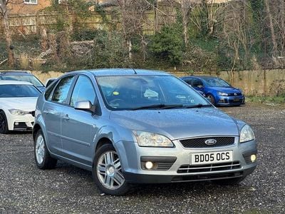 Silver Used 2005 Ford Focus Ghia Hatchback | £1,485 (Fair price)