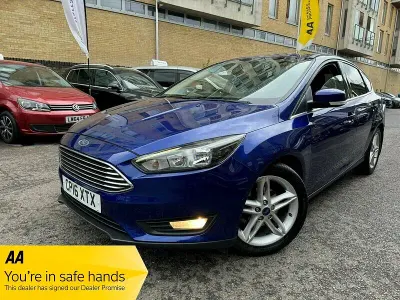 Second-hand Ford Focus Zetec 2016 Albastru