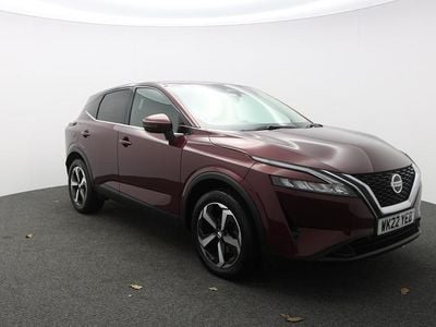 Used Nissan Qashqai N-Connecta 140 HP (102 kW) 2022 Red SUV