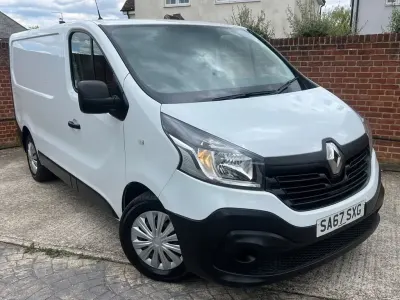 Usado Renault Trafic Business 2017 Blanco Monovolumen