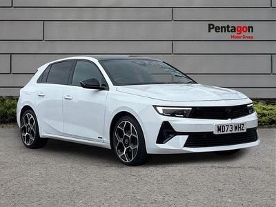 Used Vauxhall Astra Ultimate 130 HP (95 kW) 2023 White Hatchback