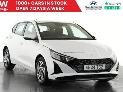 Used Hyundai i20 Advanced 90 HP (66 kW) 2024 White Hatchback