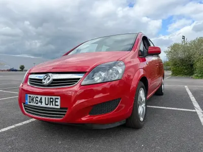 Gebraucht Vauxhall Zafira 120 PS (88 kW) 2014 Rot Van / Kleinbus