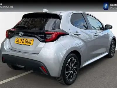 Usata Toyota Yaris Hybrid Design 113 CV (83 kW) 2022 Argento Utilitaria