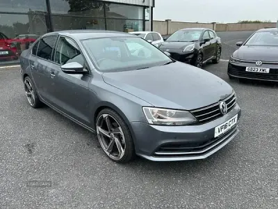Used VW Jetta SE 150 HP (110 kW) 2016 Grey Sedan