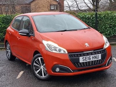 Used Peugeot 208 82 HP (60 kW) 2016 Orange Hatchback