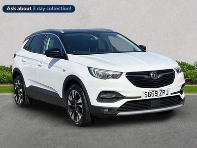 Used Vauxhall Grandland X Design Edition 130 HP (95 kW) 2019 White SUV