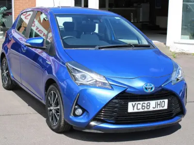 Used Toyota Yaris 101 HP (74 kW) 2018 Blue Hatchback
