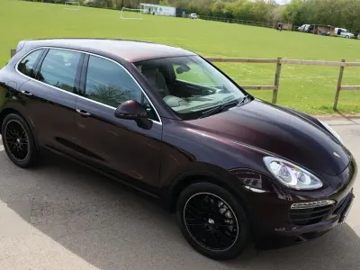 Begagnad Porsche Cayenne 400 HK (294 kW) 2010 Amethyst metallic SUV