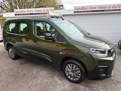 Used Citroën Berlingo 130 HP (95 kW) 2025 Green MPV