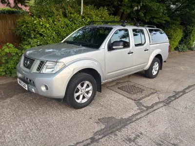 Używany Nissan Navara Visia 2015 Srebrny Pickup