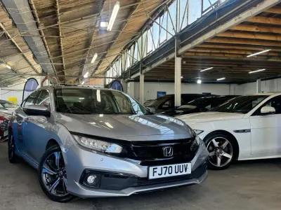 Używany Honda Civic EX 126 KM (92 kW) 2020 Srebrny Sedan/Limuzyna