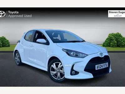 Used Toyota Yaris 116 HP (85 kW) 2024 White Hatchback