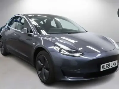 Used Tesla Model 3 Standard Range Plus 239 kW (325 HP) 2019 Sedan
