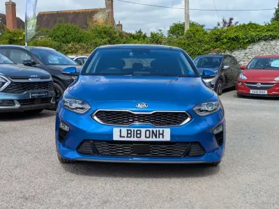 Usado Kia Ceed First Edition 2018 Azul Citadino