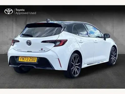 Used Toyota Corolla Sport 196 HP (144 kW) 2023 Pure white with black roof Hatchback