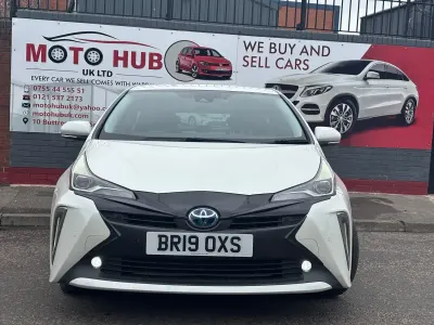 Usado Toyota Prius 140 HP (102 kW) 2025 Branco Citadino