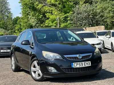 Begagnad Vauxhall Astra SRi 115 HK (84 kW) 2010 Svart Halvkombi