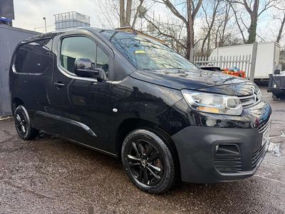 Used Citroën Berlingo 100 HP (73 kW) 2021 Black MPV
