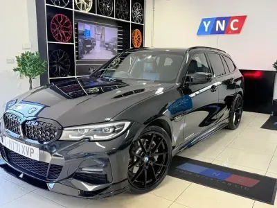 Begagnad BMW 330e M Sport 288 HK (211 kW) 2022 Svart Kombi