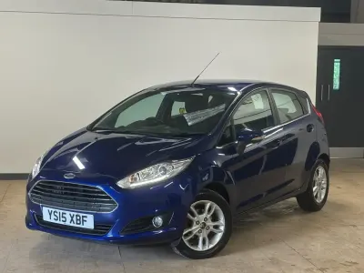 Second-hand Ford Fiesta Zetec 75 CP (55 kW) 2015 Albastru Hatchback