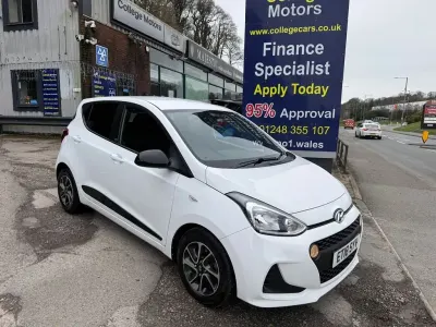 Used Hyundai i10 GO! 67 HP (49 kW) 2018 White Hatchback