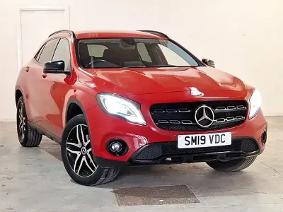 Used Mercedes GLA180 Urban 122 HP (89 kW) 2019 Red SUV