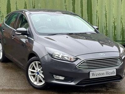 Used Ford Focus Zetec 125 HP (91 kW) 2017 Grey Hatchback