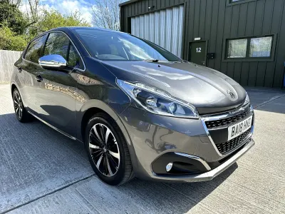 Second-hand Peugeot 208 Allure Premium 82 CP (60 kW) 2018 Gri Hatchback