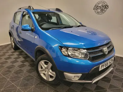 Used Dacia Sandero Lauréate 90 HP (66 kW) 2016 Blue Hatchback