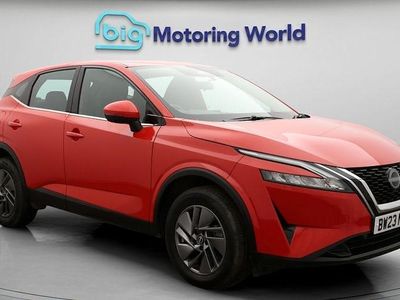 Begagnad Nissan Qashqai Acenta Premium 158 HK (116 kW) 2023 Röd SUV