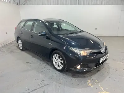 Used Toyota Auris Hybrid
