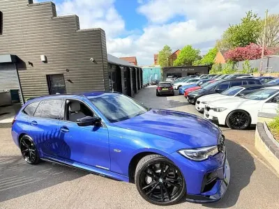Begagnad BMW 330e M Sport 2021 Blå Kombi