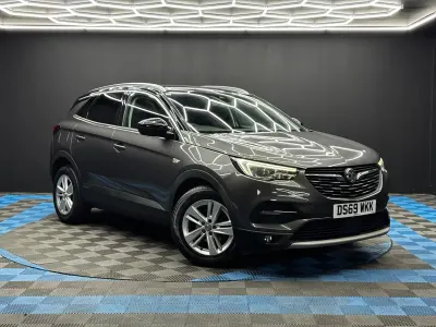 Used Vauxhall Grandland X Business Edition 130 HP (95 kW) 2019 Grey SUV