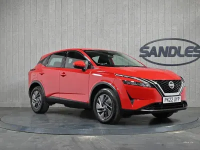 Usado Nissan Qashqai Acenta Premium 140 CV (102 kW) 2022 Rojo SUV