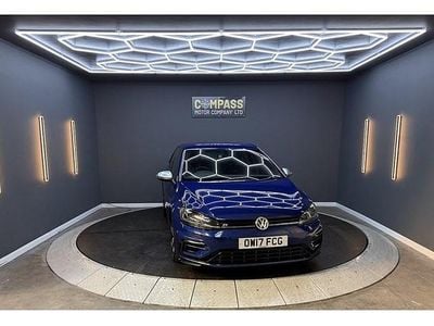 Begagnad VW Golf VII R 310 HK (228 kW) 2017 Blå Halvkombi