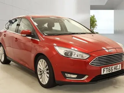 Used Ford Focus Titanium X 182 HP (133 kW) 2015 Red Hatchback
