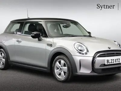 Begagnad Mini Cooper Classic 134 HK (98 kW) 2023 Silver Halvkombi