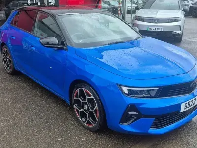 Used Vauxhall Astra GS Line 131 HP (96 kW) 2022 Blue Hatchback