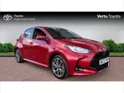 Used Toyota Yaris Hybrid 113 HP (83 kW) 2022 Red Hatchback