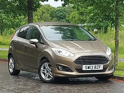 Used Ford Fiesta Zetec 100 HP (73 kW) 2013 Brown Hatchback