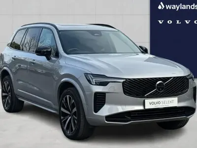 Usado Volvo XC90 Plus 455 HP (334 kW) 2025 Prateado SUV