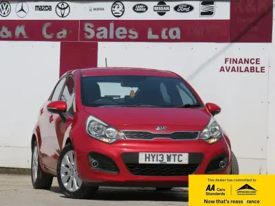 Used Kia Rio 2013 Red Hatchback